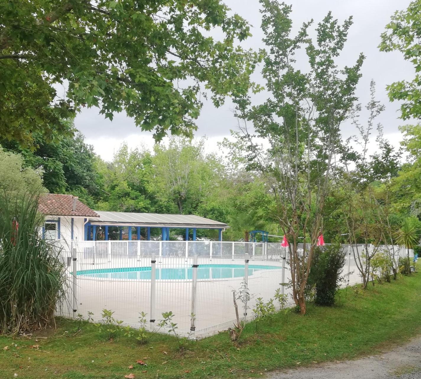 Petite Maison De Vacances Hotel Onesse-et-Laharie Exterior photo